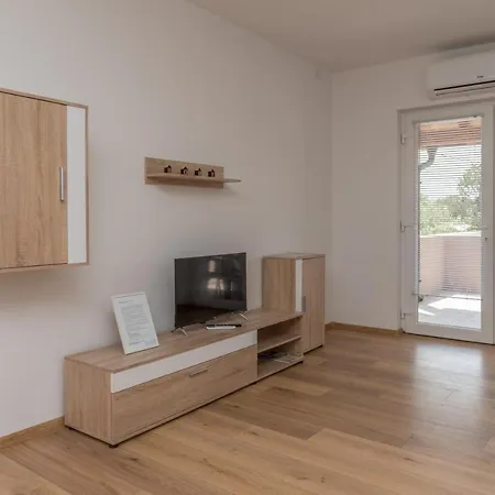 Apartmani Krzak Nin Exterior photo