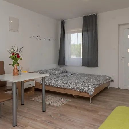 Apartmani Krzak Nin Exterior photo