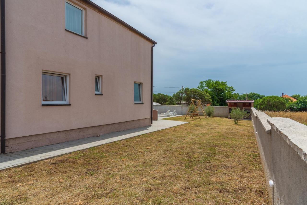 Krzak Apartment *