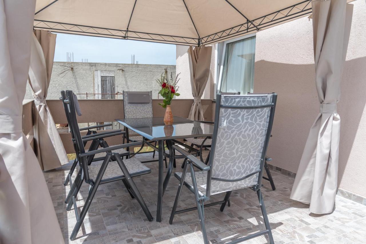 Krzak Apartment *